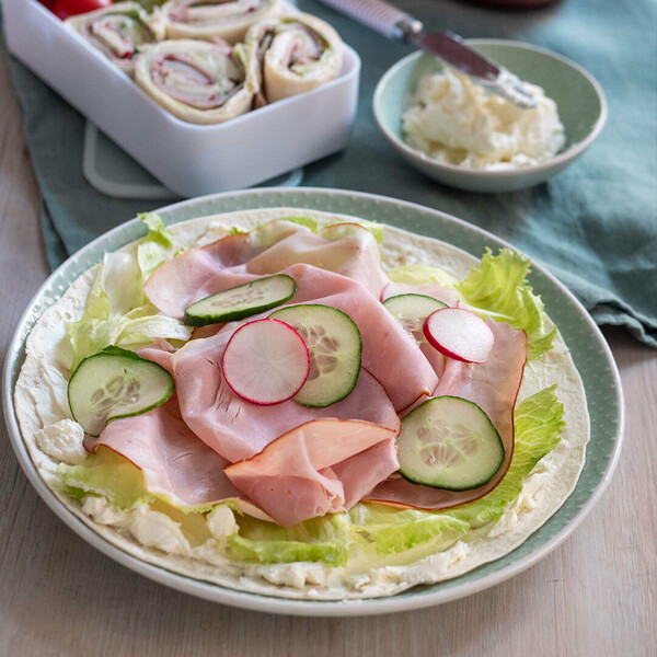UZSI - WRAP BURGUNDI SONKÁVAL ÉS SNACK ZÖLDSÉGEKKEL